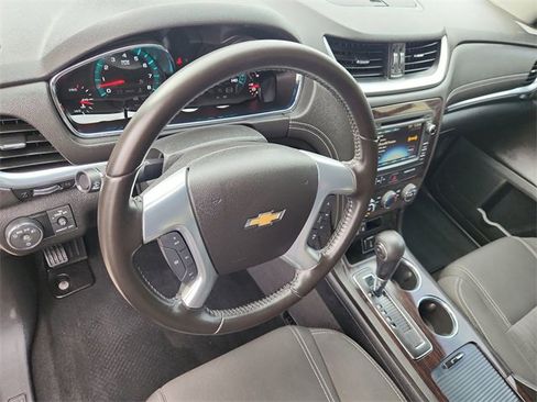 Used 2017 Chevrolet Traverse LT image 10