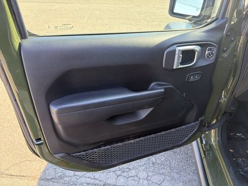 Used 2023 Jeep Wrangler Unlimited w/ Cold Weather Group AWD/4WD image 11