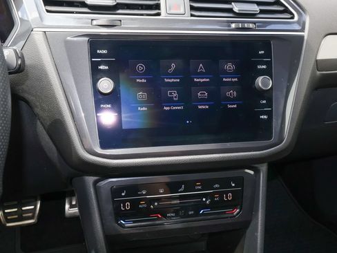 Used 2023 Volkswagen Tiguan SE R-Line FWD image 19