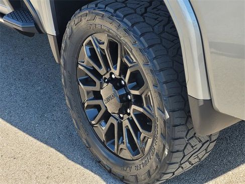 Used 2024 GMC Sierra 2500 Denali Ultimate image 7