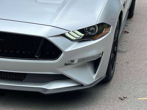 Certified 2018 Ford Mustang GT w/ Black Accent Pkg RWD image 9