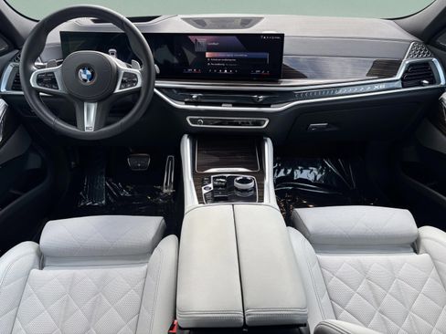 Used 2025 BMW X6 xDrive40i image 7