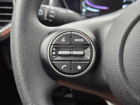 Certified 2025 Kia Soul LX w/ LX Technology Package image 27