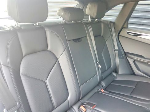 Used 2025 Porsche Macan S image 21