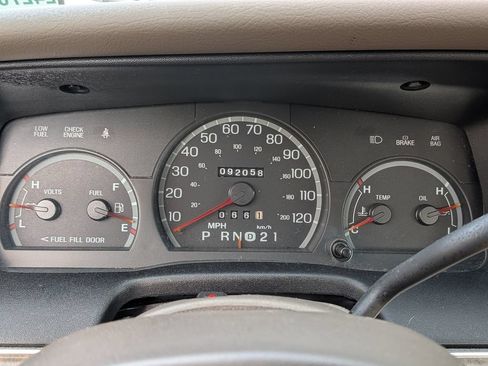 Used 1999 Ford Crown Victoria RWD image 20