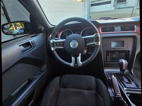 Used 2013 Ford Mustang Coupe image 21