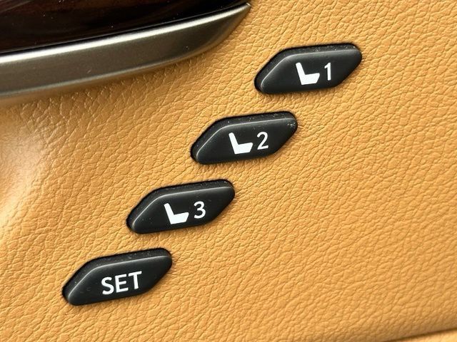 Used 2016 Lexus ES 350 w/ Luxury Package w/Wood Trim FWD image 9