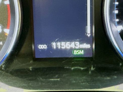 Used 2017 Toyota Highlander XLE image 14