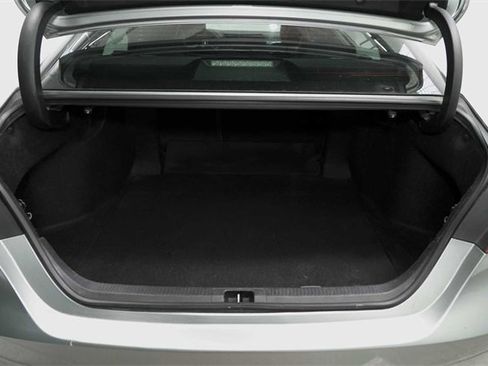 Used 2019 Toyota Camry SE image 8