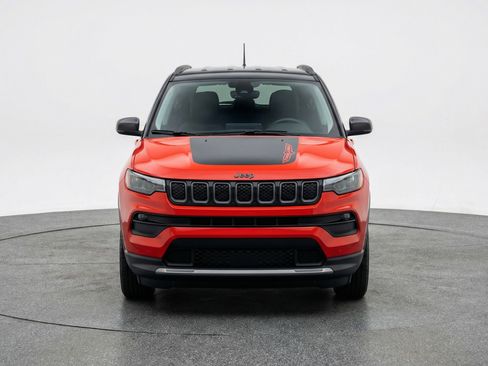 Used 2025 Jeep Compass Trailhawk AWD/4WD image 2
