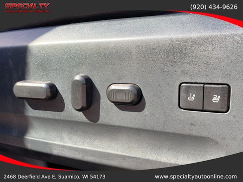 Used 2016 Ford Expedition XLT w/ Equipment Group 202A AWD/4WD image 39