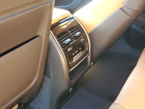 Certified 2024 BMW X6 M60i w/ Dynamic Handling Package image 25