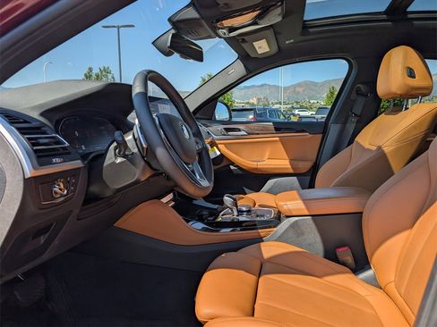 Used 2025 BMW X4 xDrive30i image 10