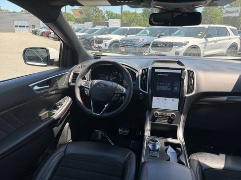 Used 2023 Ford Edge ST-Line w/ Class II Trailer Tow Package AWD/4WD image 10