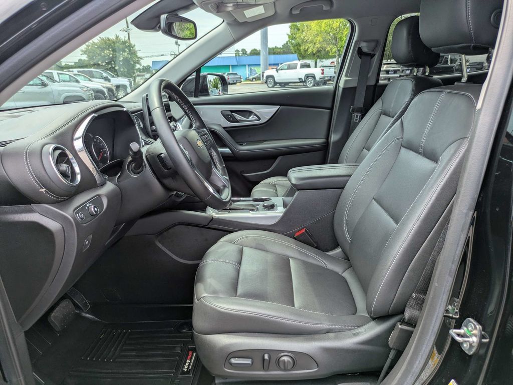 Used 2024 Chevrolet Blazer LT w/ Midnight/Sport Edition FWD image 21