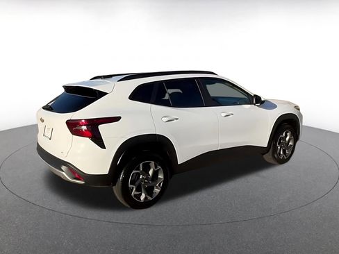 Used 2025 Chevrolet Trax LT image 14