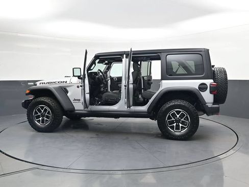 Used 2024 Jeep Wrangler Unlimited Rubicon AWD/4WD image 42