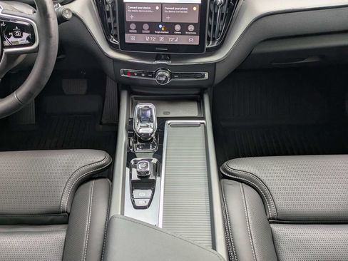 Certified 2026 Volvo XC60 B5 Ultra w/ Climate Package AWD/4WD image 19