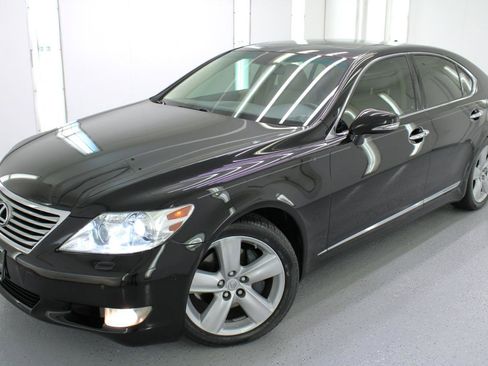 Used 2012 Lexus LS 460 w/ Comfort Pkg RWD image 2