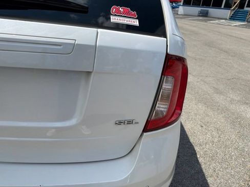 Used 2013 Ford Edge SEL FWD image 13