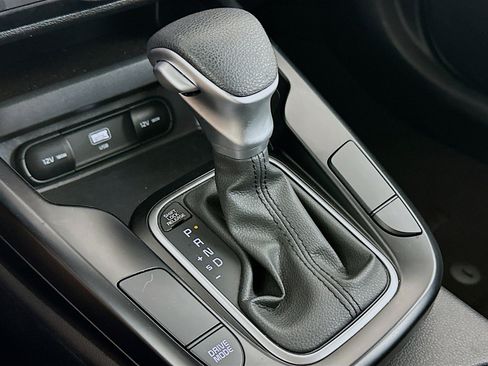 Used 2025 Kia Soul LX w/ LX Technology Package image 24