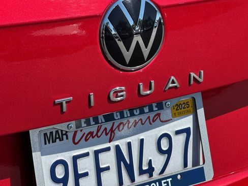 Used 2023 Volkswagen Tiguan SE image 33