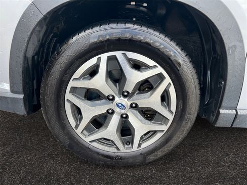 Used 2019 Subaru Forester Premium image 14