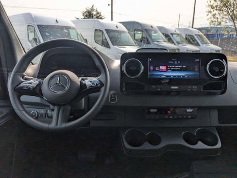 New 2025 Mercedes-Benz Sprinter 2500 image 17