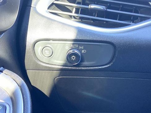 Used 2022 Chevrolet Malibu LT image 13