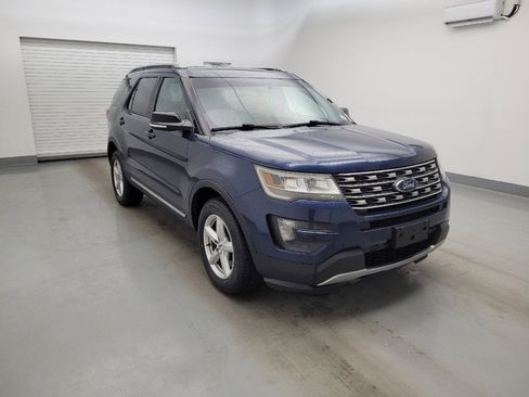 Used 2016 Ford Explorer XLT w/ Equipment Group 201A AWD/4WD image 13