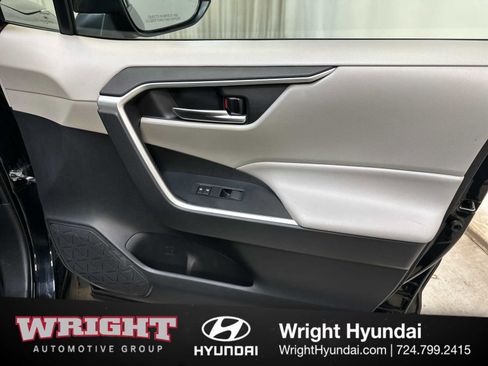 Used 2019 Toyota RAV4 XLE image 17