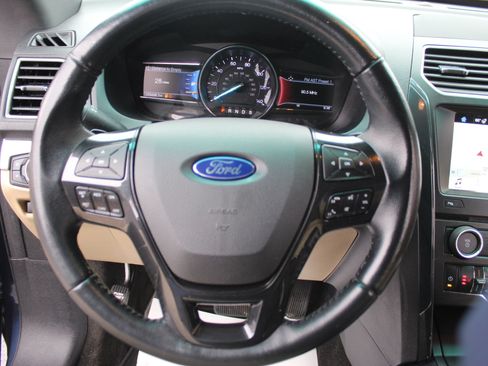 Used 2017 Ford Explorer XLT w/ Equipment Group 202A image 15