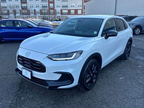 Used 2025 Honda HR-V Sport image 1