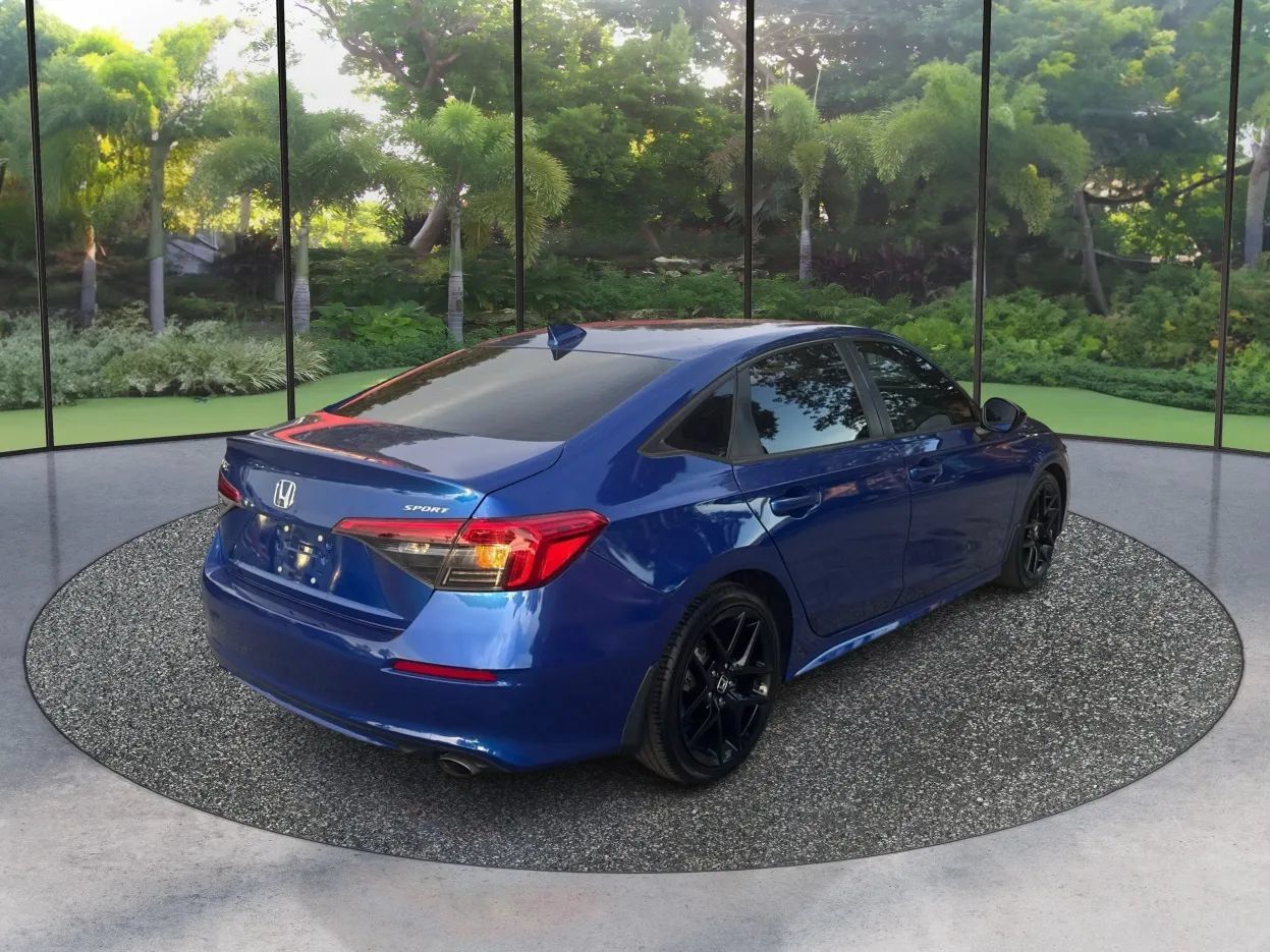 Used 2023 Honda Civic Sport image 5