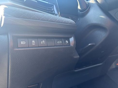 Used 2025 Toyota Camry XLE image 12