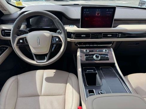 Used 2023 Lincoln Aviator Reserve w/ Elements Package Plus AWD/4WD image 16