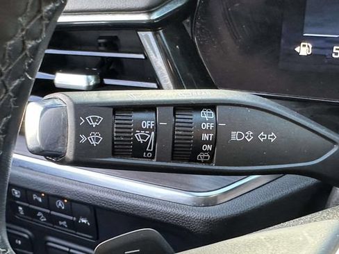 Used 2025 Chevrolet Suburban Z71 AWD/4WD image 33