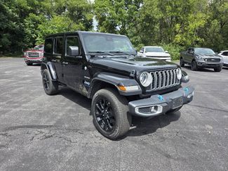 Used 2024 Jeep Wrangler Unlimited Sahara AWD/4WD video 1
