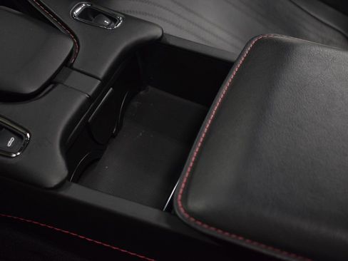 Used 2020 Aston Martin DB11 Volante image 34