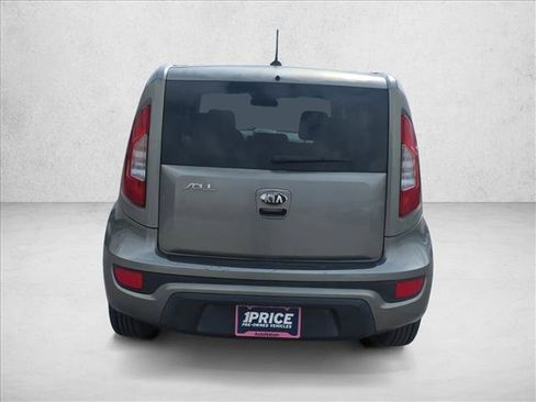Used 2013 Kia Soul FWD image 4