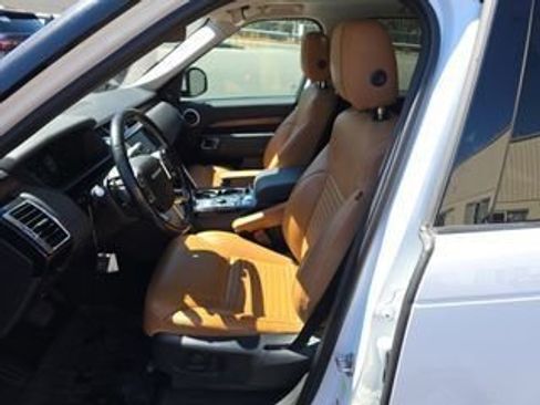 Used 2018 Land Rover Discovery HSE image 5