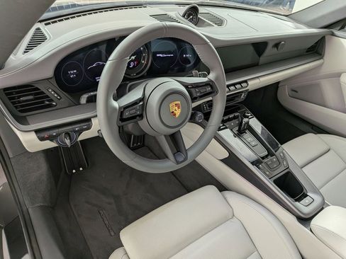 Certified 2022 Porsche 911 Carrera RWD image 4