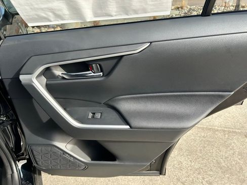 Used 2025 Toyota RAV4 SE image 28
