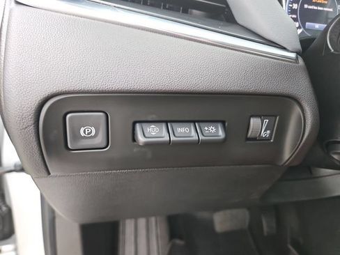 Used 2022 Buick Enclave Premium FWD image 17