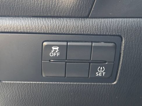 Used 2017 MAZDA MAZDA3 Touring FWD image 21