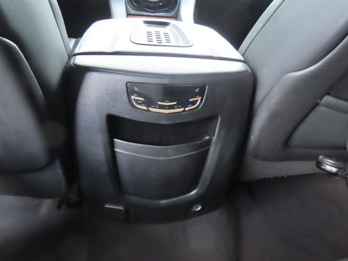 Used 2017 Cadillac Escalade ESV 2WD image 23