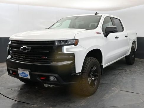 Used 2021 Chevrolet Silverado 1500 LT Trail Boss w/ Convenience Package II AWD/4WD image 3
