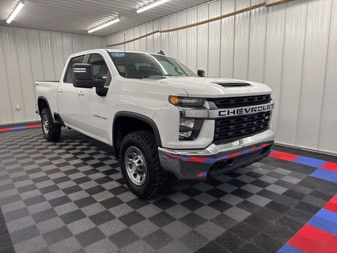 Used 2022 Chevrolet Silverado 3500 LT image 2