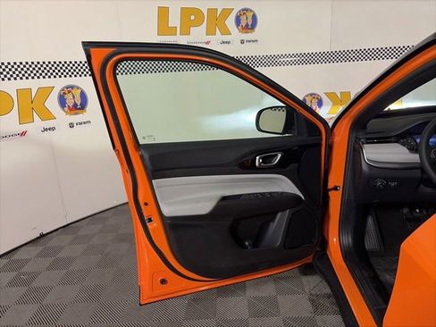 New 2026 Jeep Compass Limited image 24