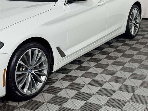 Used 2023 BMW 530i xDrive w/ Convenience Package image 13